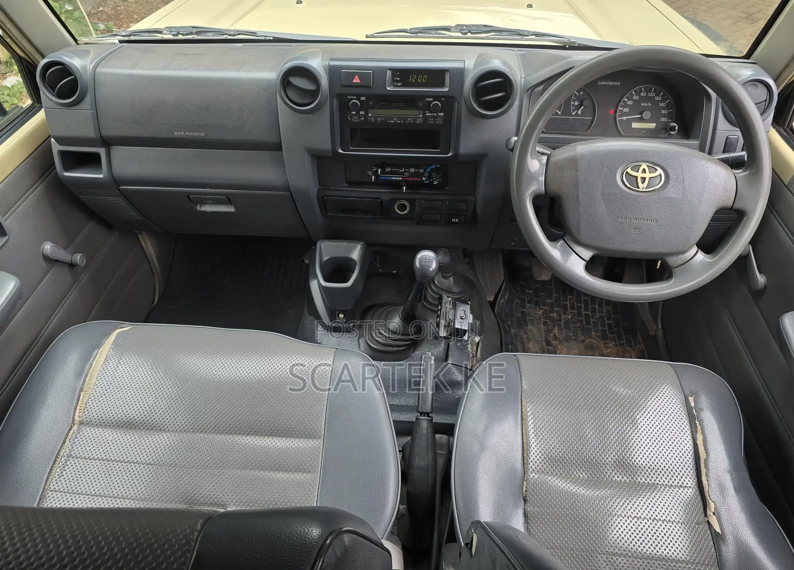 Toyota Land Cruiser 2010 Gold