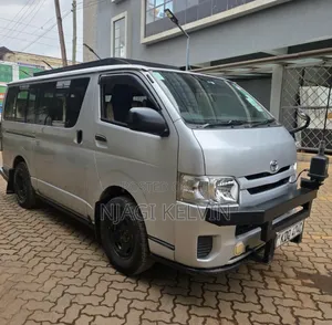 Toyota HiAce 2017 Silver