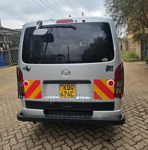 Toyota HiAce 2017 Silver
