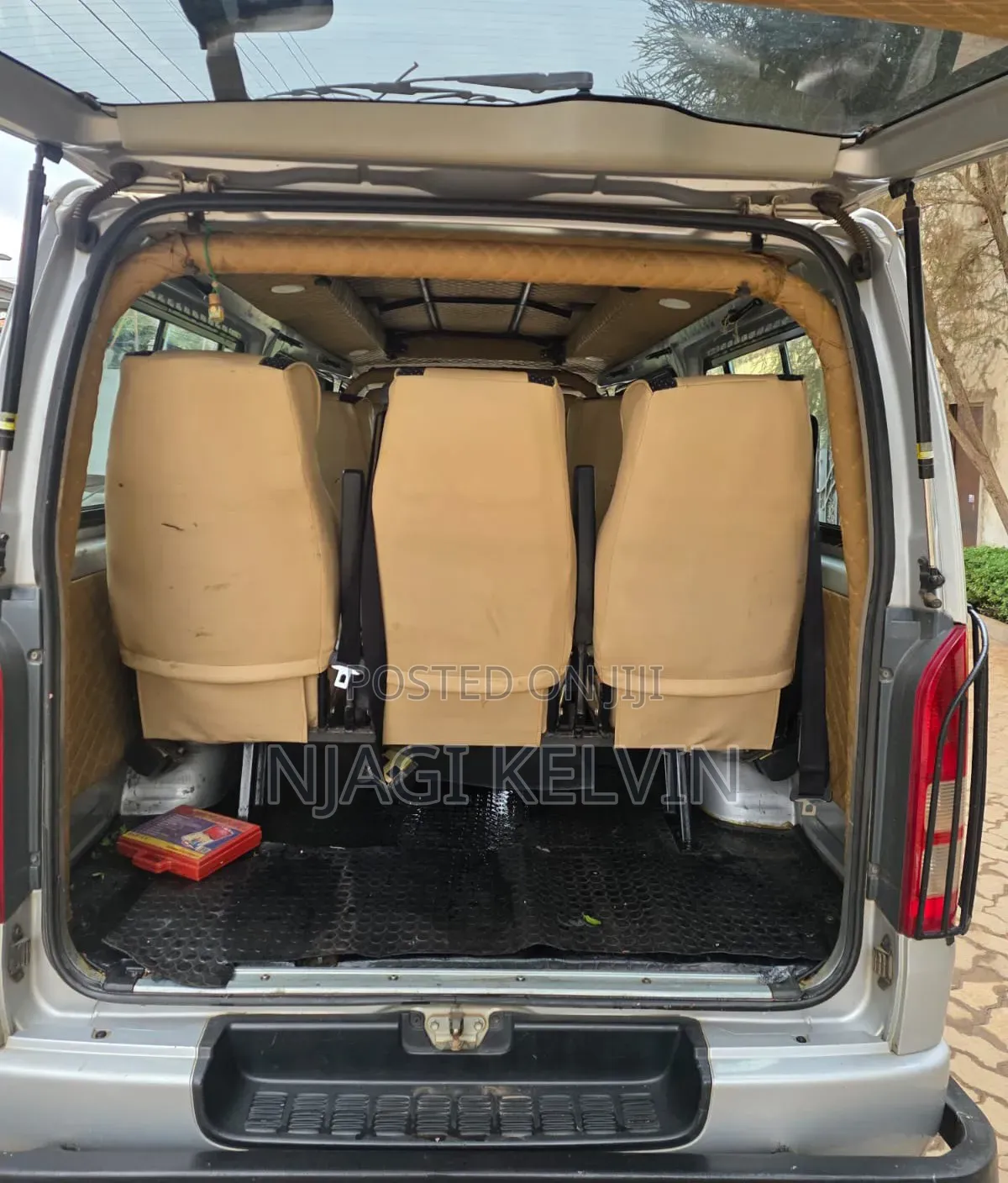 Toyota HiAce 2017 Silver