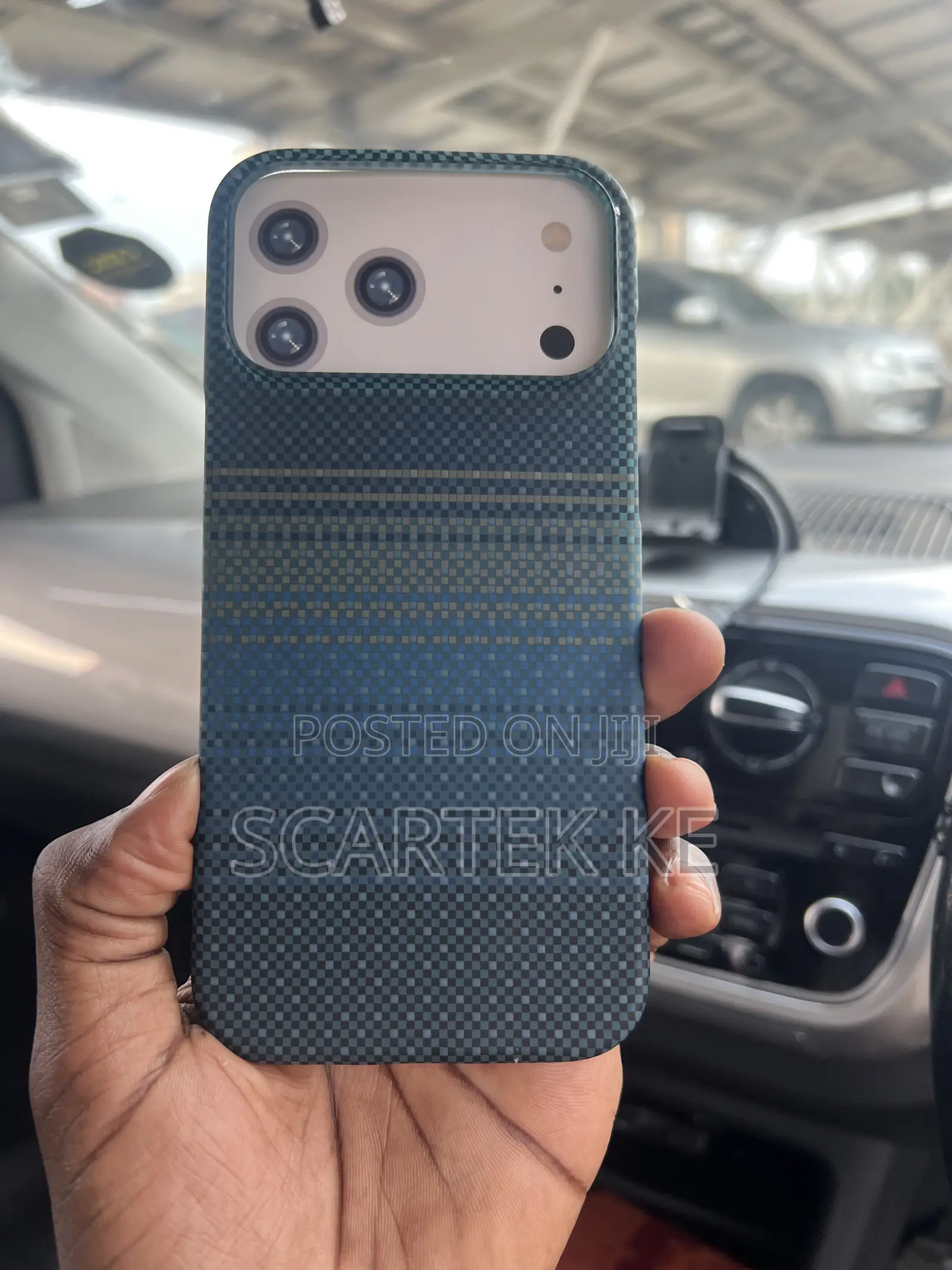 Carbon Fibre Tribal Cover iPhone 17-Pro Max