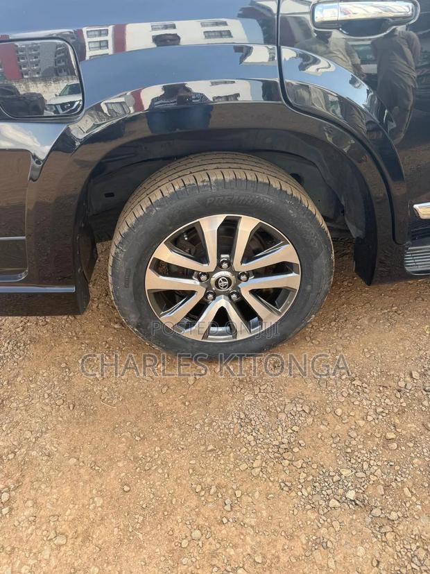 Land Cruiser V8/Vx Rim 20" Inch Tyres 285/55r20