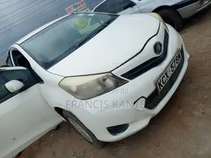 Toyota Vitz 2012 White