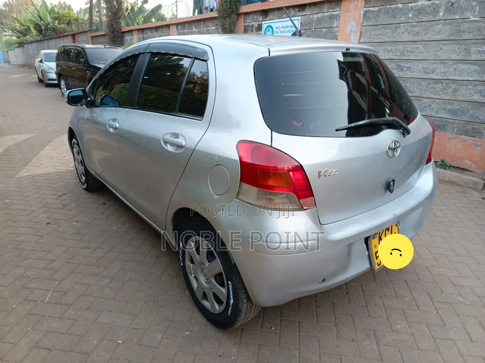 Toyota Vitz 2009 Silver