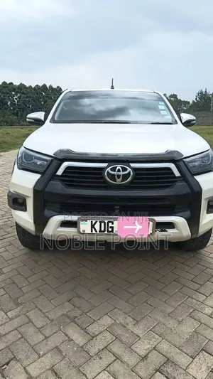 Toyota Hilux 2016 White
