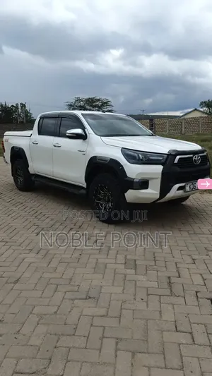 Toyota Hilux 2016 White