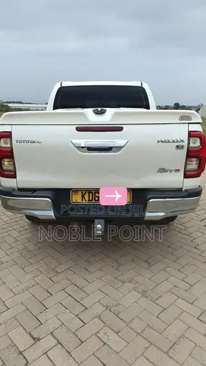 Toyota Hilux 2016 White