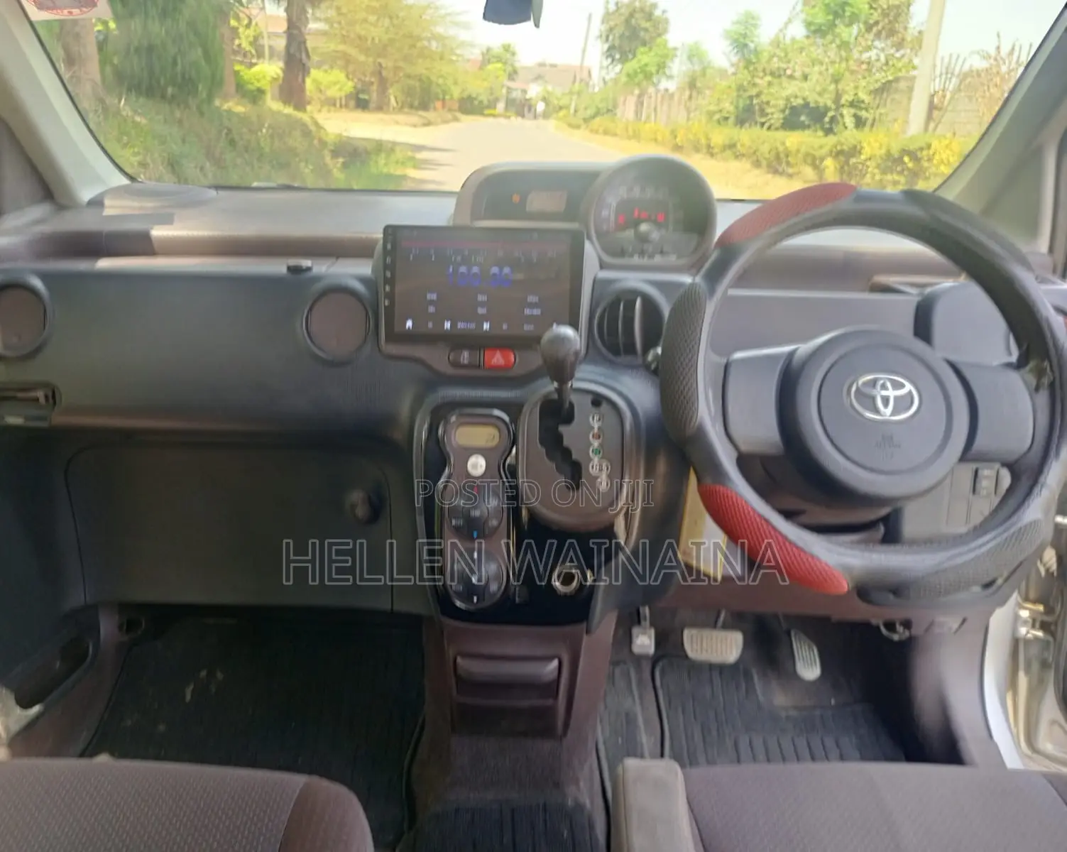 Toyota Spade 2015 Silver
