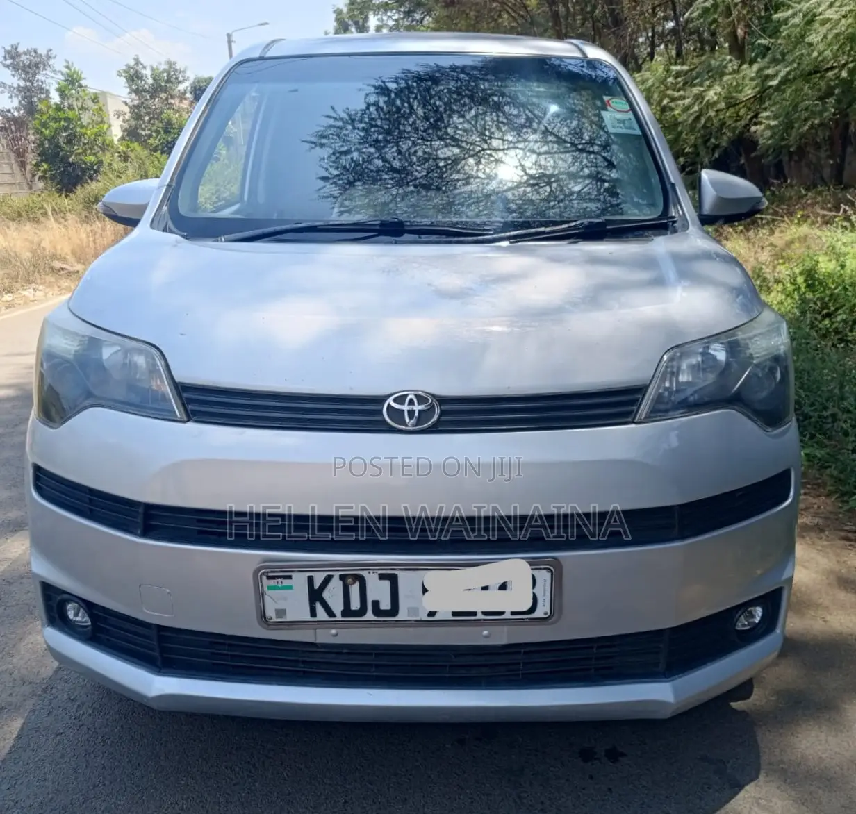 Toyota Spade 2015 Silver