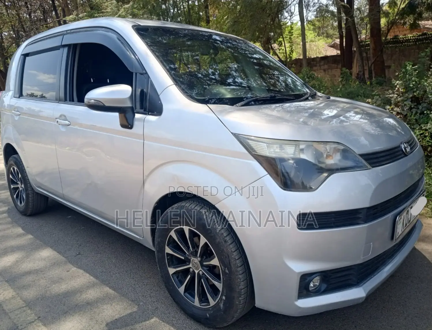 Toyota Spade 2015 Silver