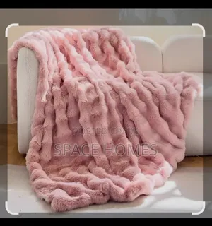 *Ultra-Soft Fuzzy Fleece Throw Blanket