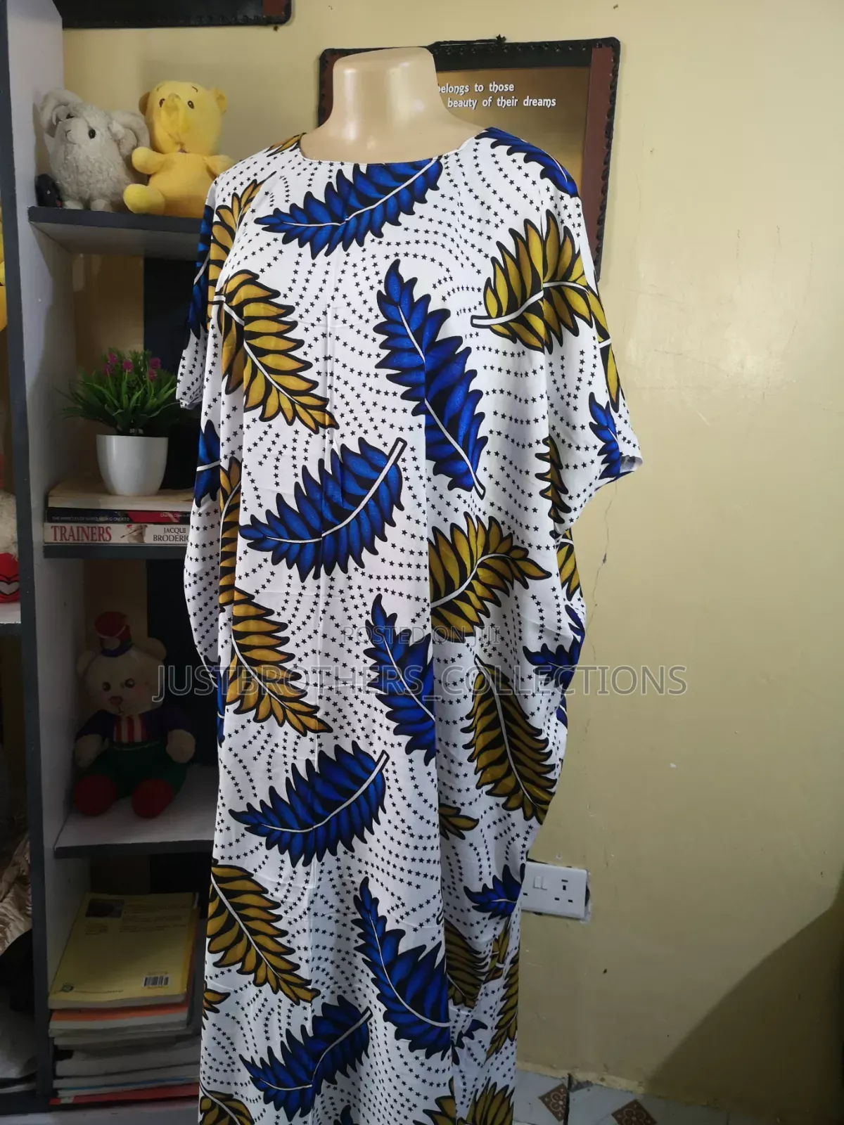Ladies Outfit Free Deras