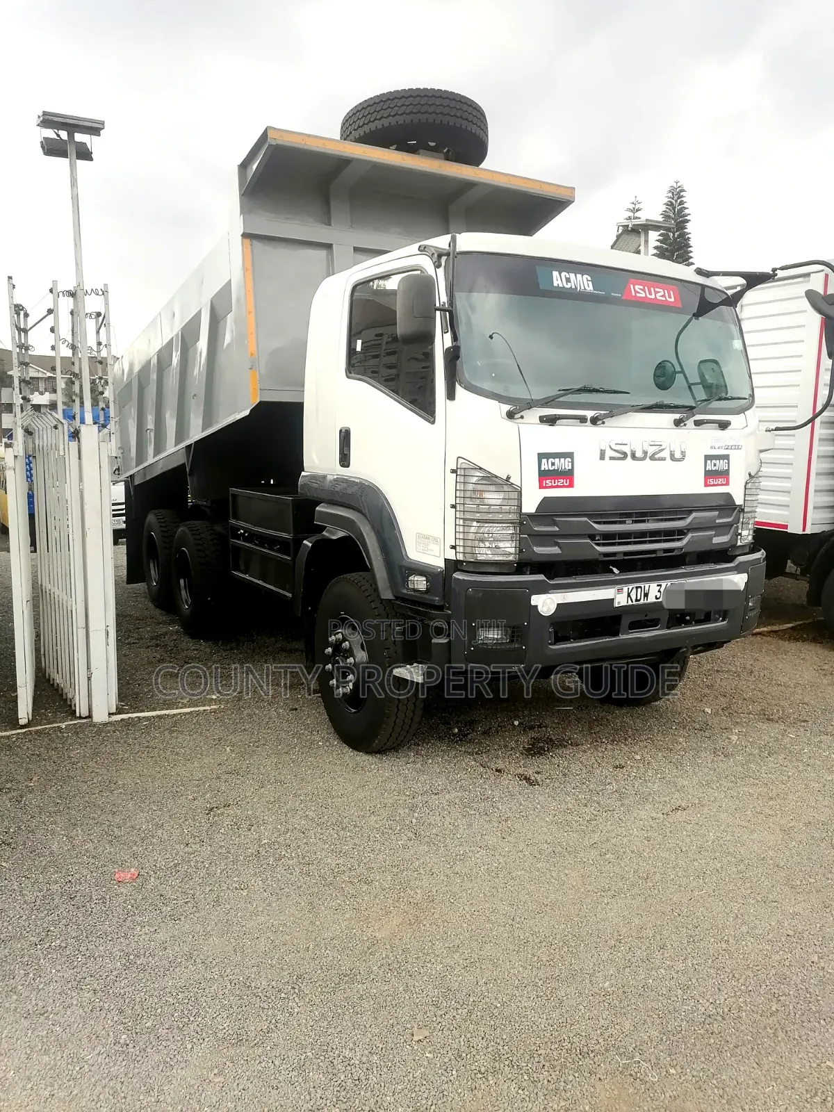 Isuzu KDW FVZ Tipper as Good as New. Safi Kama Pamba at Only KSHS 9.7m