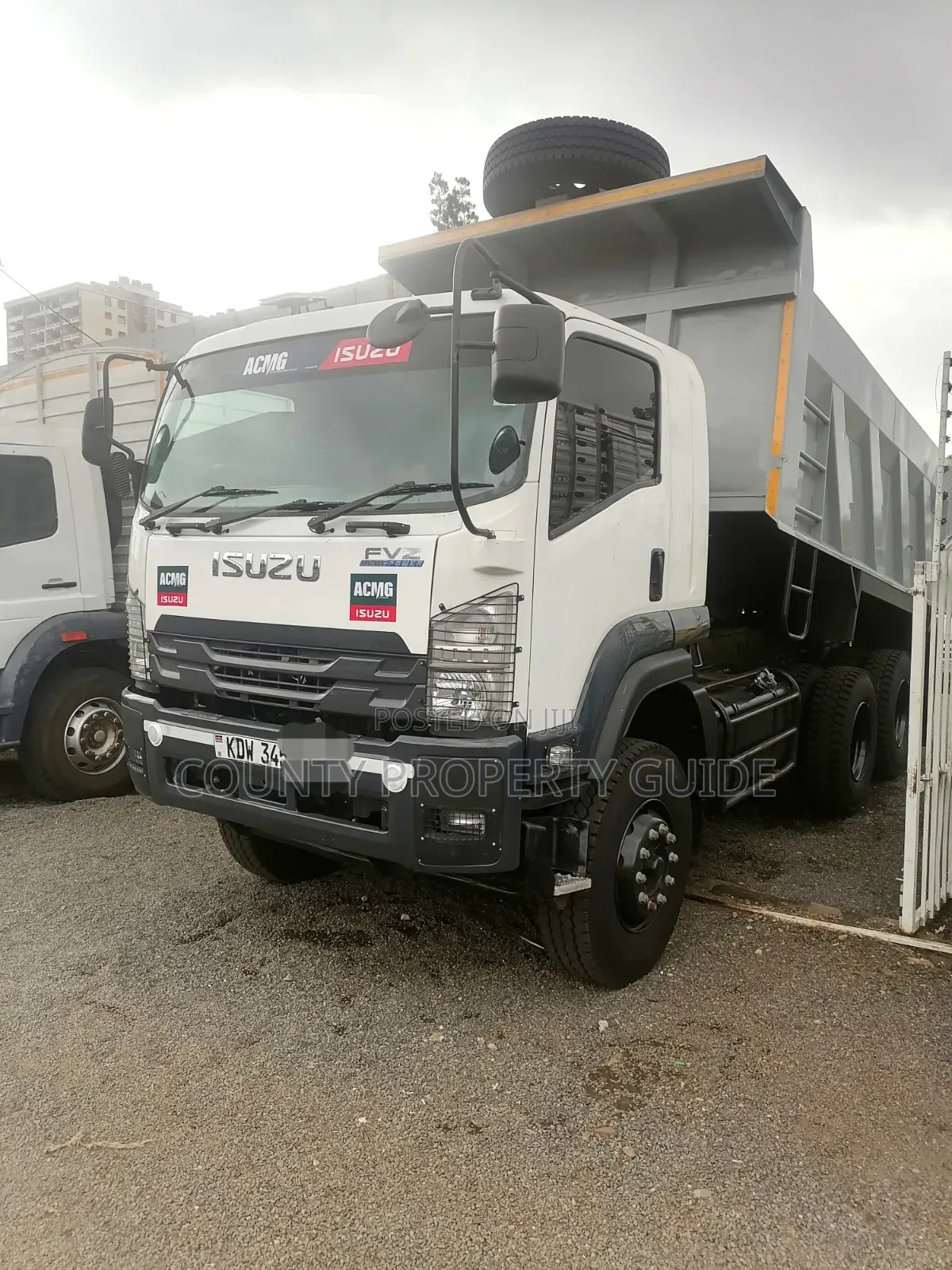 Isuzu KDW FVZ Tipper as Good as New. Safi Kama Pamba at Only KSHS 9.7m