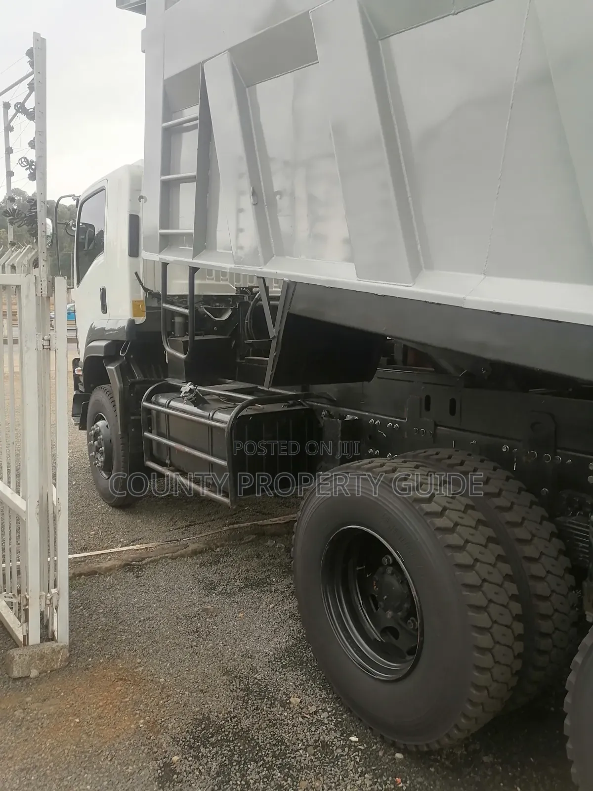 Isuzu KDW FVZ Tipper as Good as New. Safi Kama Pamba at Only KSHS 9.7m