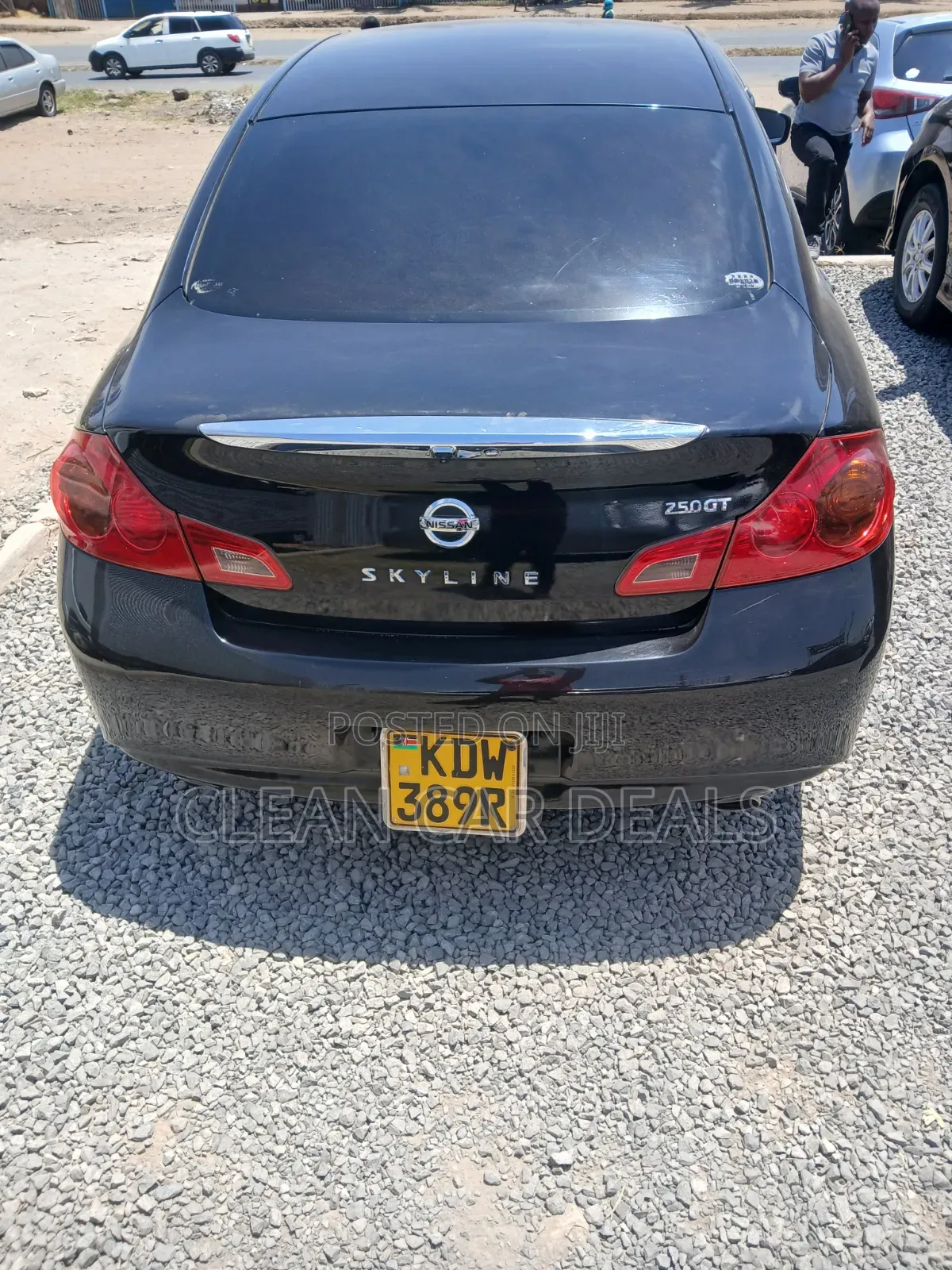 Nissan Skyline 2013 Black