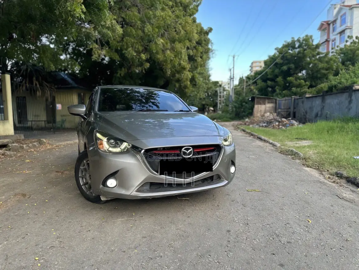 Mazda Demio 2015 Silver