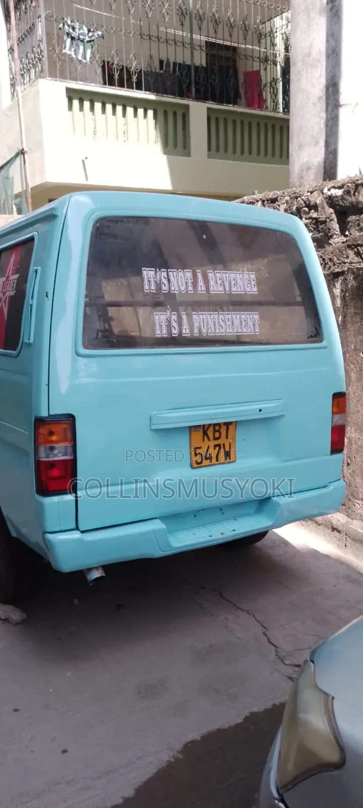 Nissan Caravan (Urvan) 2012 Blue