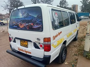 Toyota HiAce 2003 White