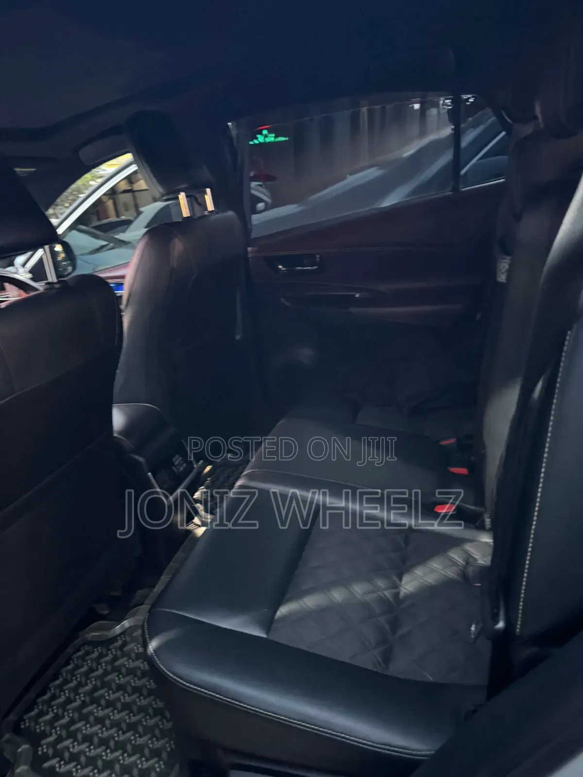 Toyota Harrier 2.5 Hybrid 4WD 2016 Silver