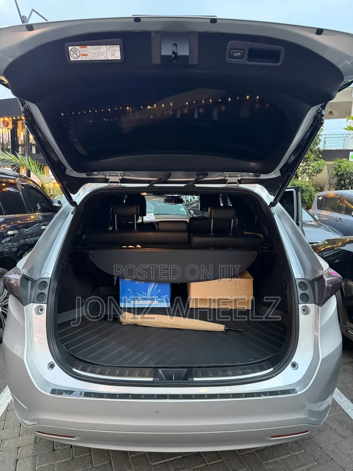 Toyota Harrier 2.5 Hybrid 4WD 2016 Silver