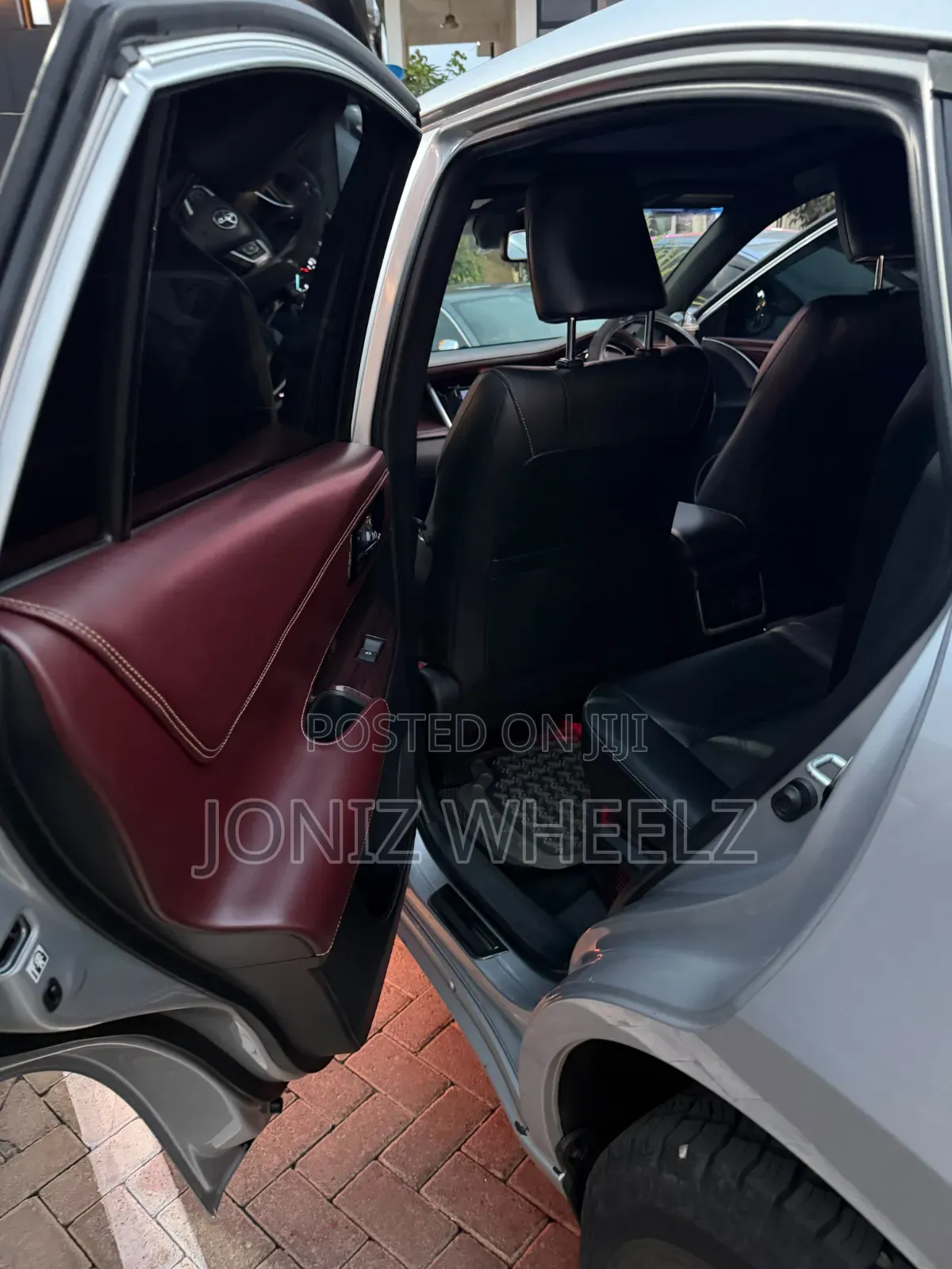 Toyota Harrier 2.5 Hybrid 4WD 2016 Silver