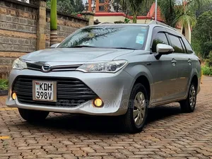 Toyota Corolla Fielder 2017 Silver