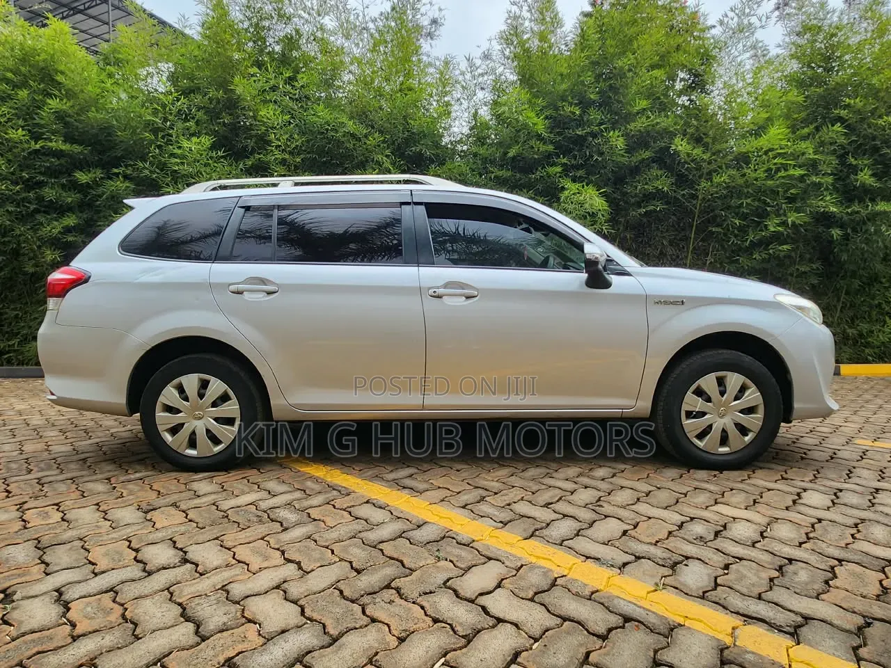 Toyota Corolla Fielder 2017 Silver
