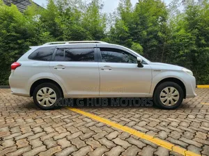 Toyota Corolla Fielder 2017 Silver