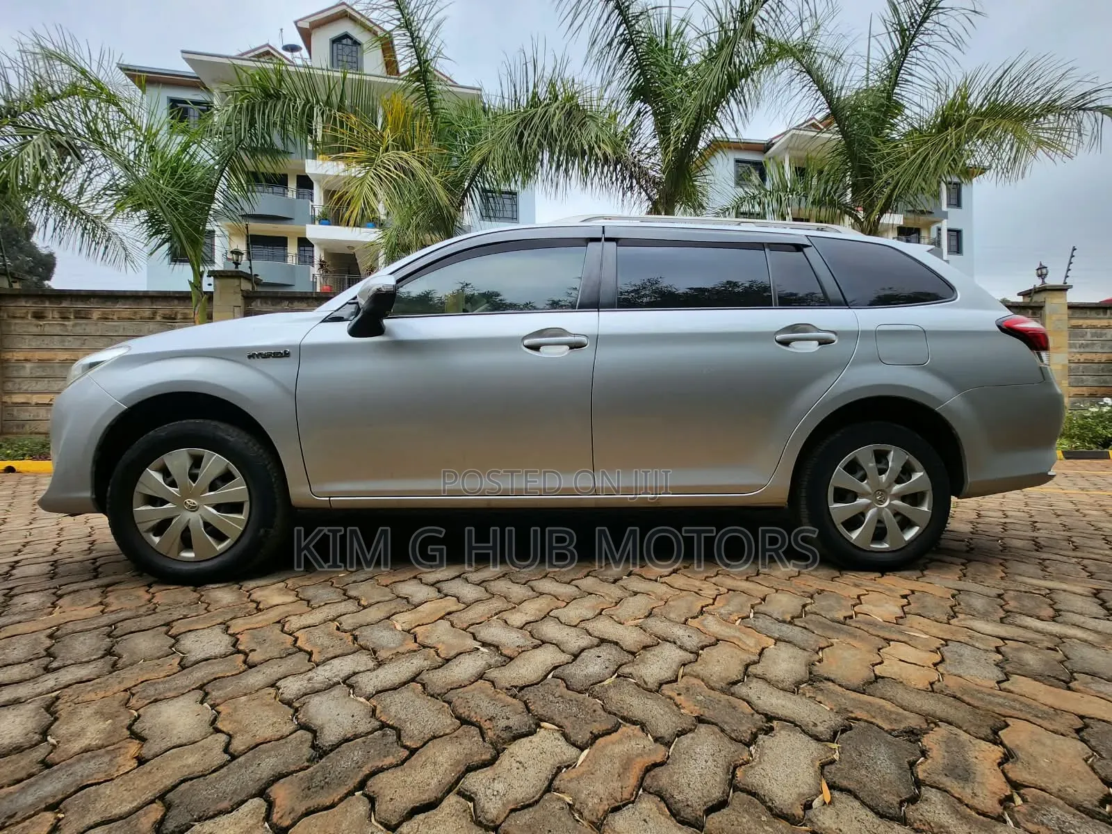 Toyota Corolla Fielder 2017 Silver
