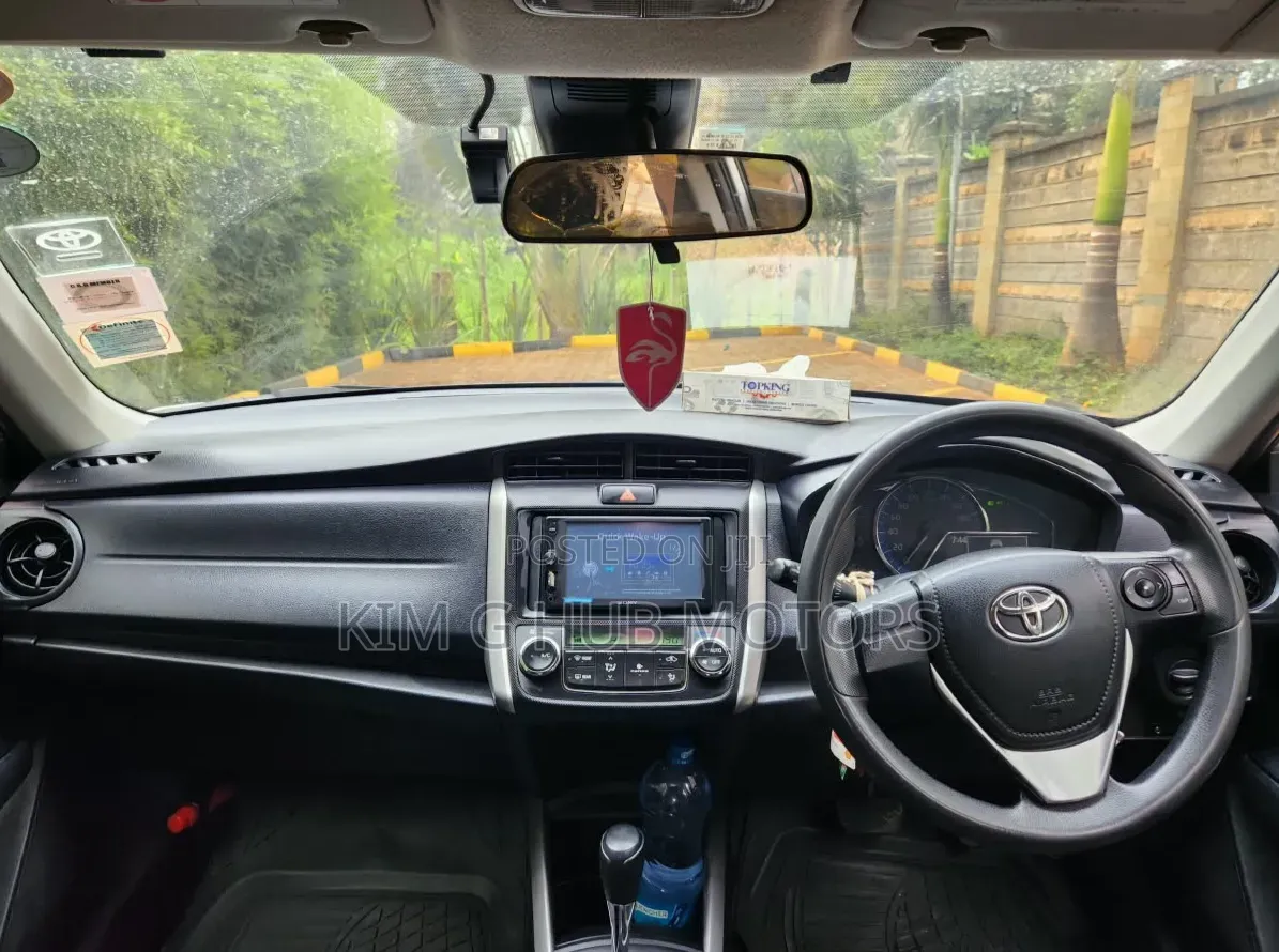 Toyota Corolla Fielder 2017 Silver
