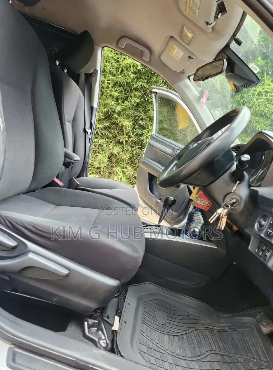 Toyota Corolla Fielder 2017 Silver