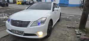 Toyota Crown 2013 White