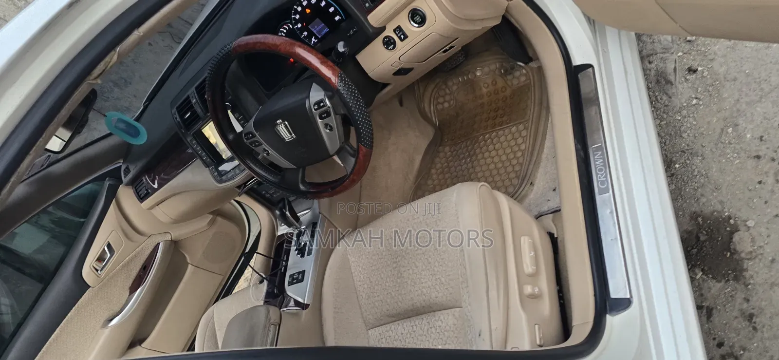 Toyota Crown 2013 White
