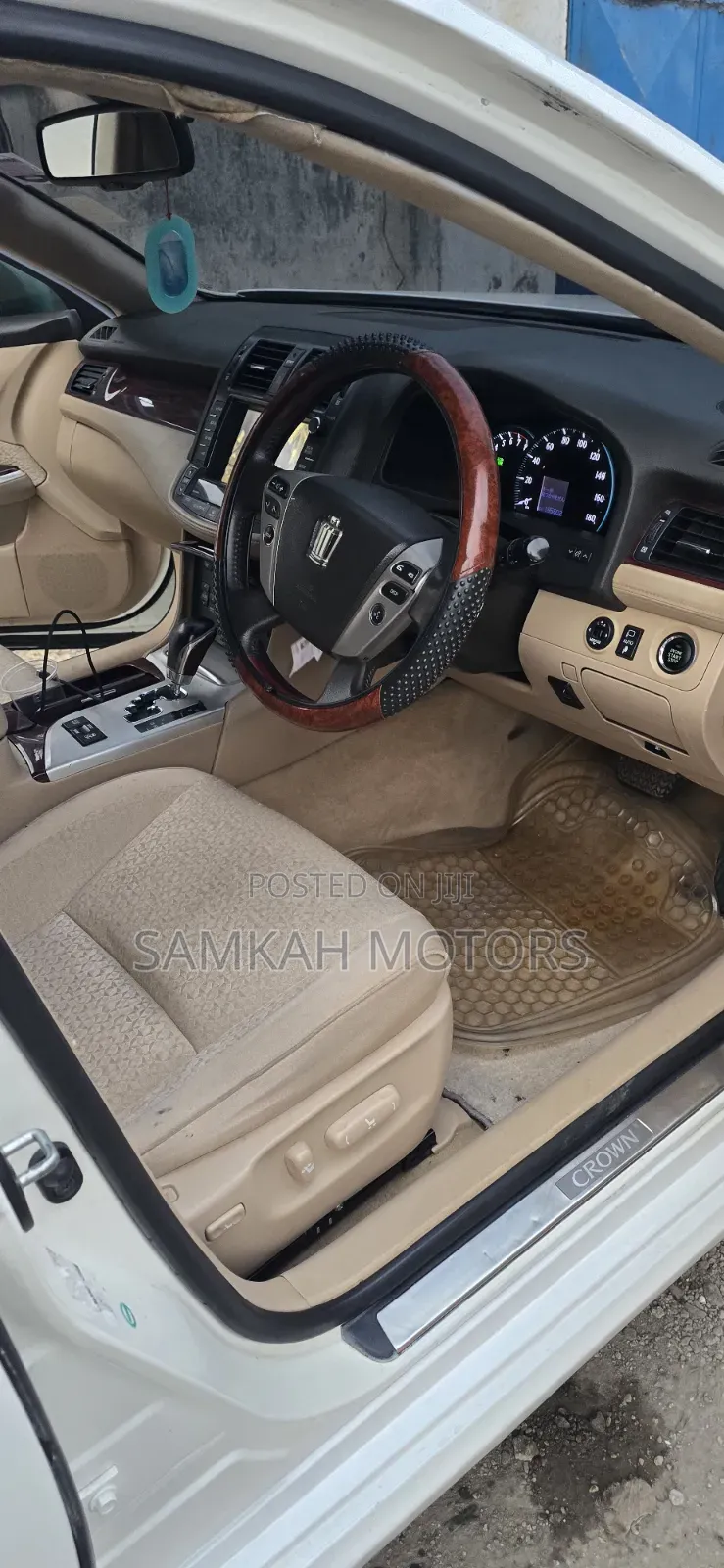 Toyota Crown 2013 White