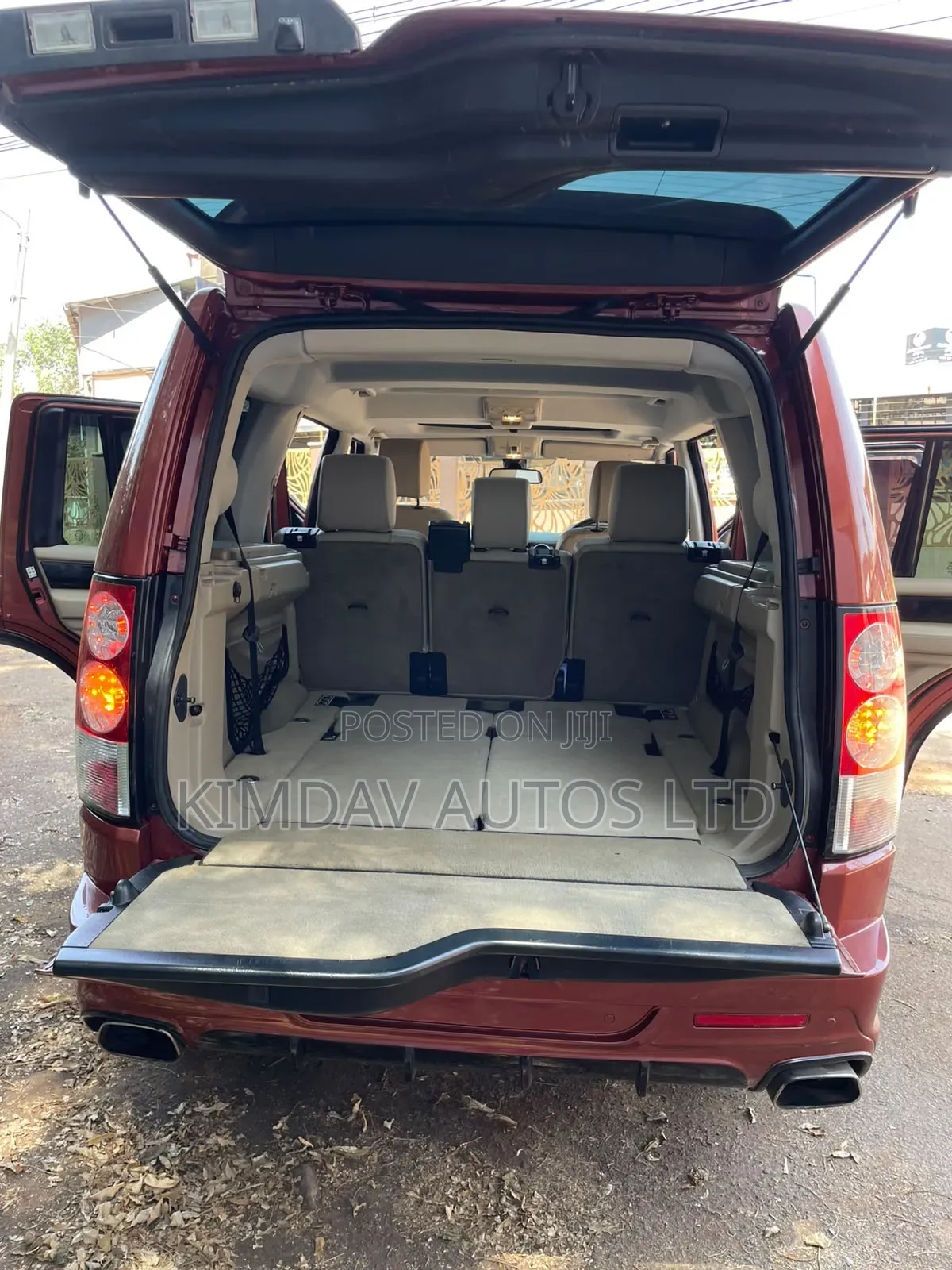 Land Rover Discovery 2010 Red