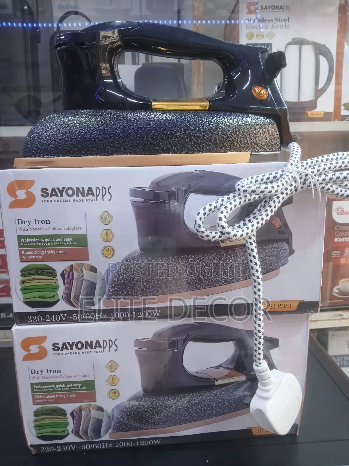 Sayona SI-2361 Dry Iron 1200W – Non-Stick Golden Soleplate, Black