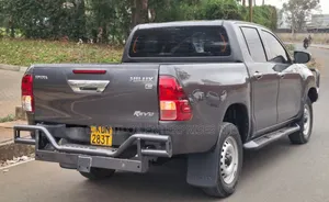Toyota Hilux 2016 Gray