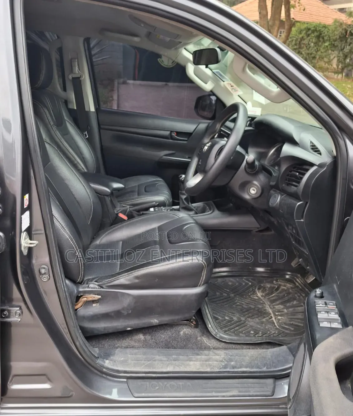Toyota Hilux 2016 Gray