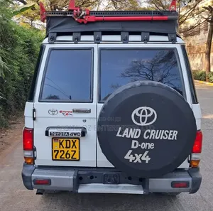Toyota Land Cruiser 2014 White
