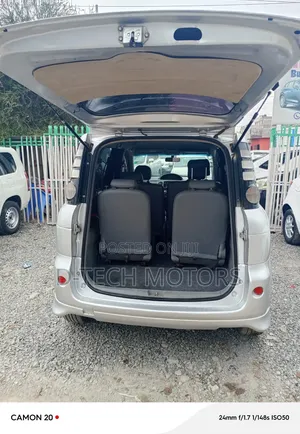 Toyota Sienta 2007 Silver
