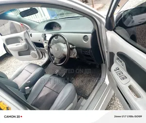 Toyota Sienta 2007 Silver