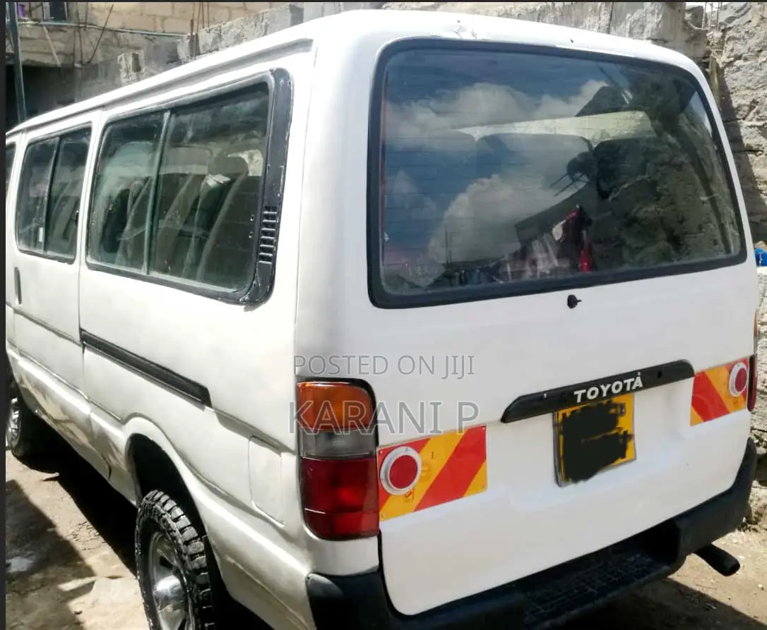 Toyota HiAce 2002 White