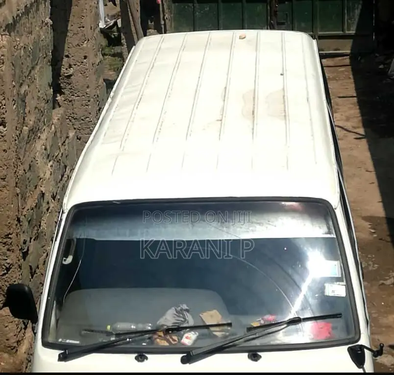 Toyota HiAce 2002 White