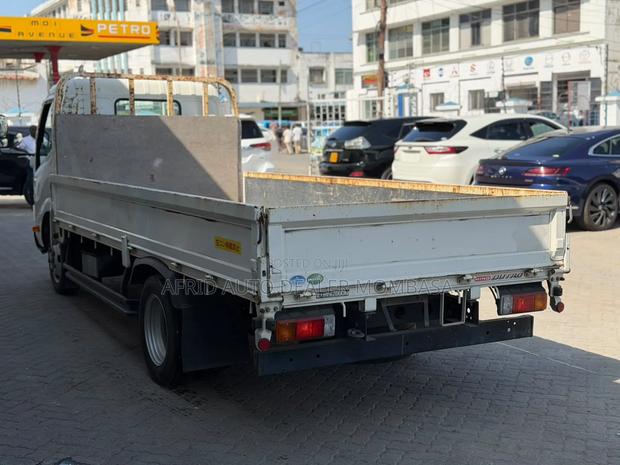 Hino Dutro Dyna 2019 3000cc - thumbnail 4