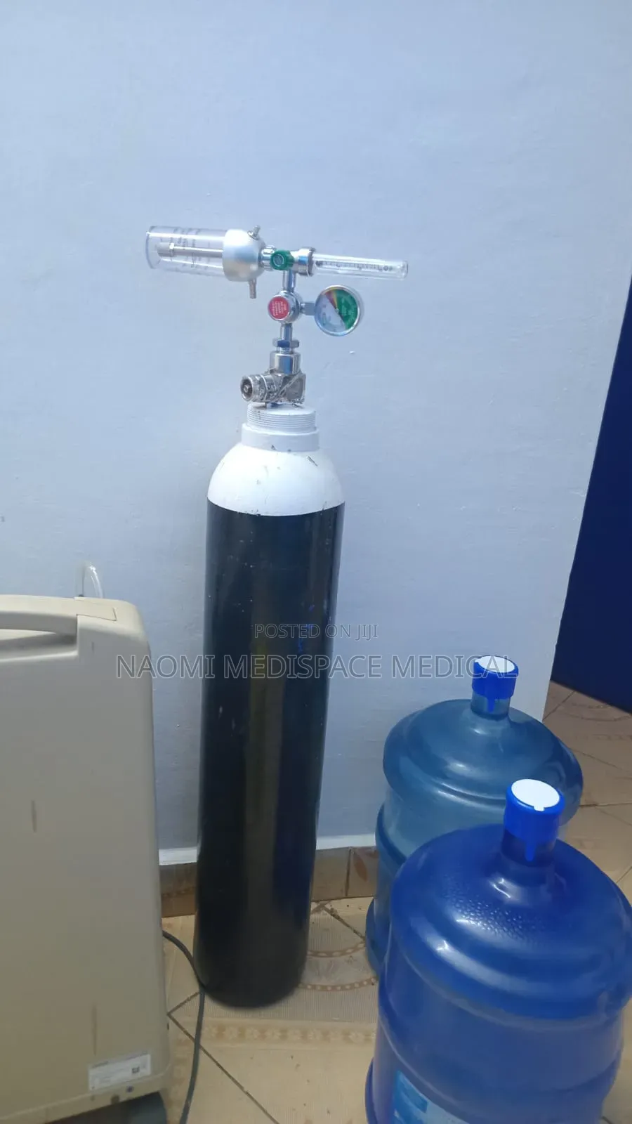 Top Flow 1.36m3 Oxygen Cylinder Complete With Regulator