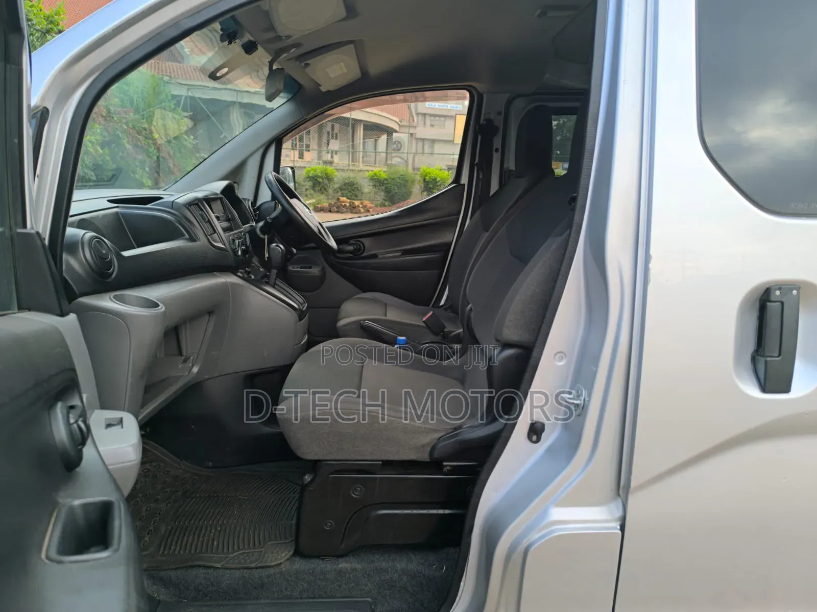 Nissan NV200 2015 Grey