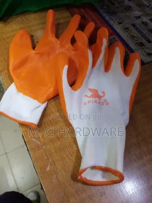 Woolen Silky Short Gloves