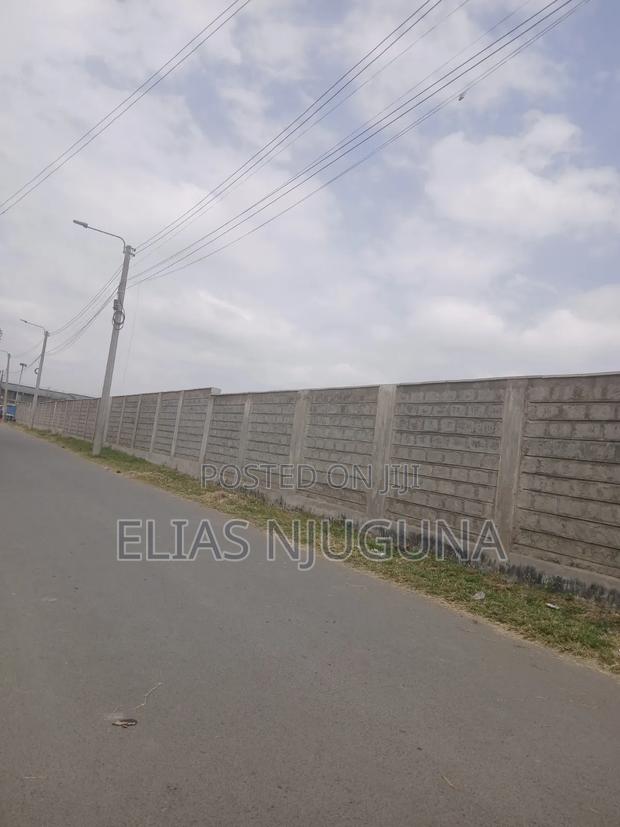 3/4acre (200 ×150) Jogoo Road Selling Price 120m Negotiable