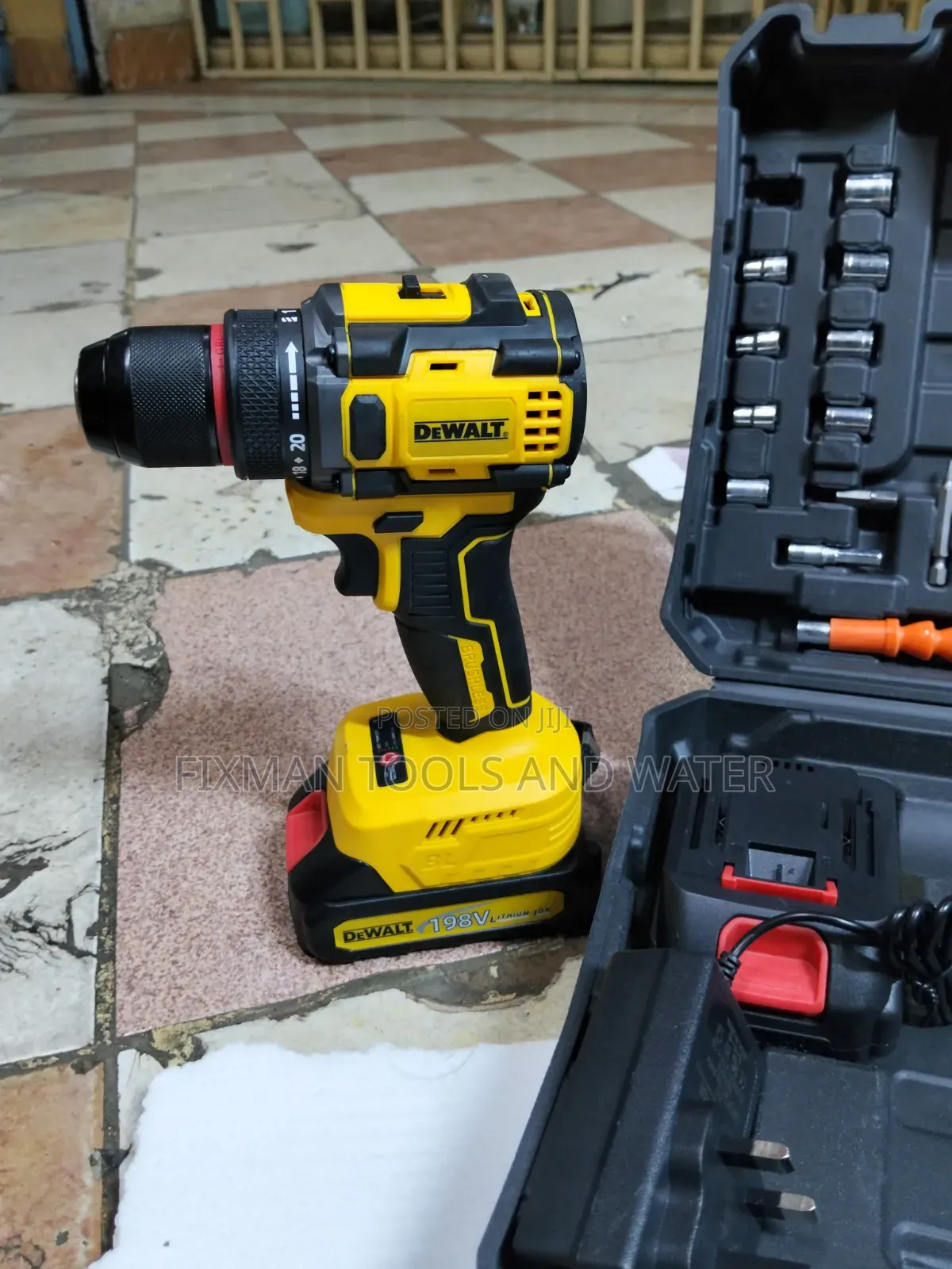 Brushless Dewalt Cordless Drill With Hammer 198V 2 Battery and Charger